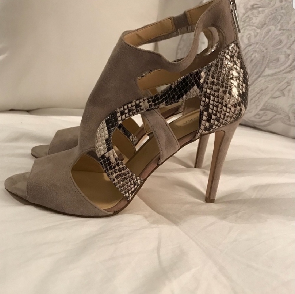 Ivanka trump heels. CLOSET CLEAROUT!